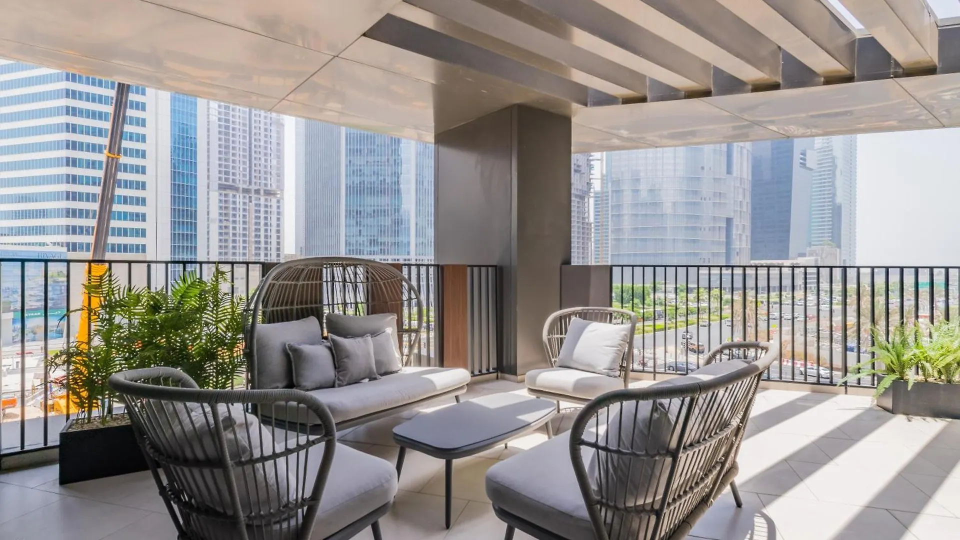 Trps - Ahad Residences, Business Bay - 1Br Luxurious Apartment - Massive Balcony With Pool View Dubai