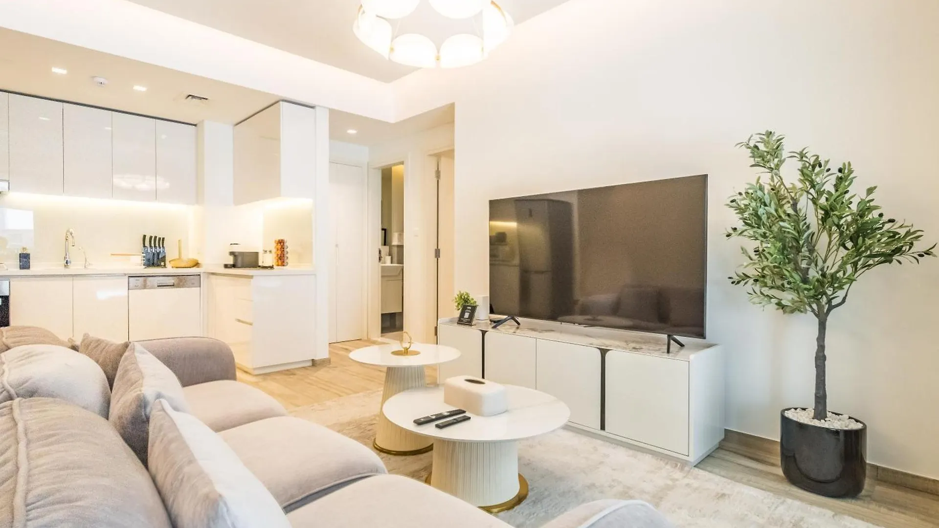 Trps - Ahad Residences, Business Bay - 1Br Luxurious Apartment - Massive Balcony With Pool View Dubai