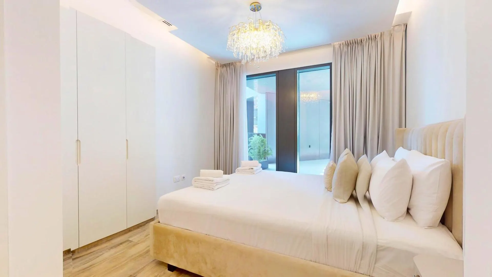 Trps - Ahad Residences, Business Bay - 1Br Luxurious Apartment - Massive Balcony With Pool View Dubai