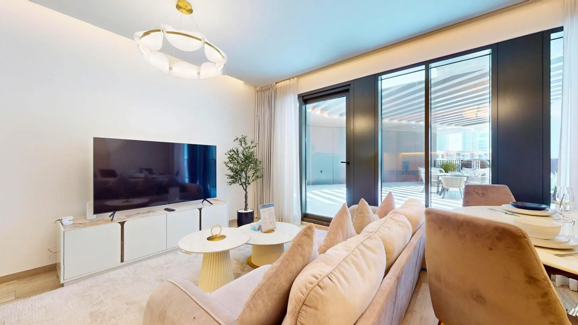 Trps - Ahad Residences, Business Bay - 1Br Luxurious Apartment - Massive Balcony With Pool View Dubai