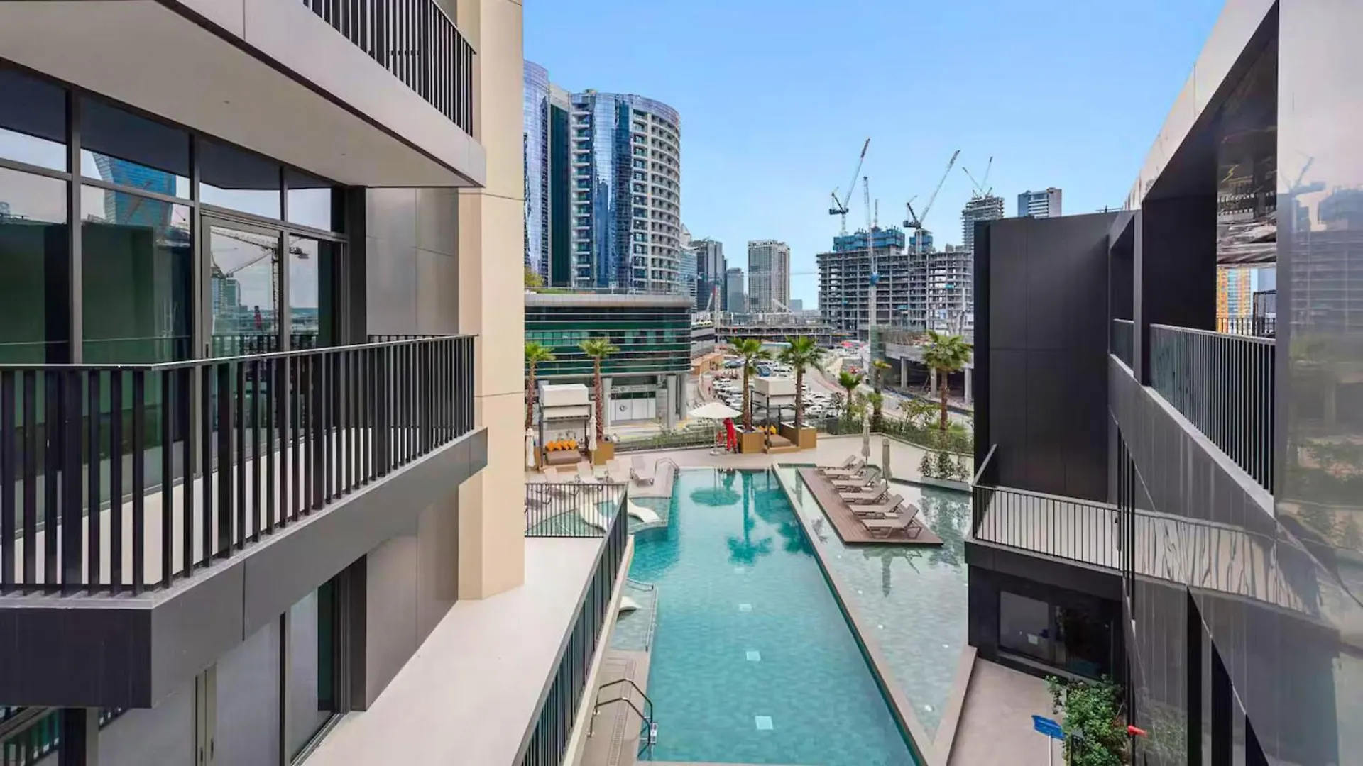 Trps - Ahad Residences, Business Bay - 1Br Luxurious Apartment - Massive Balcony With Pool View Dubai United Arab Emirates