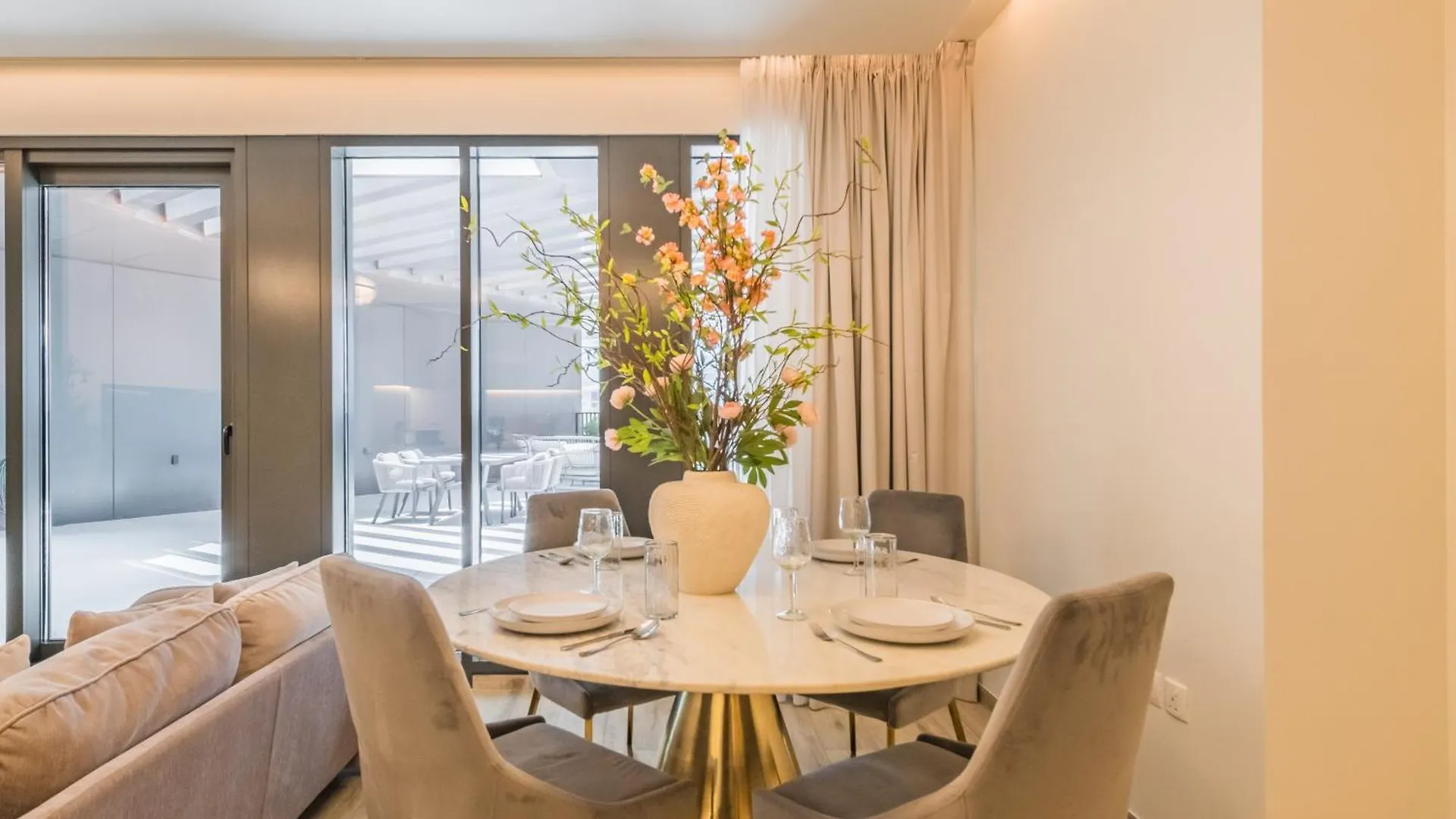 Trps - Ahad Residences, Business Bay - 1Br Luxurious Apartment - Massive Balcony With Pool View Dubai 0*,